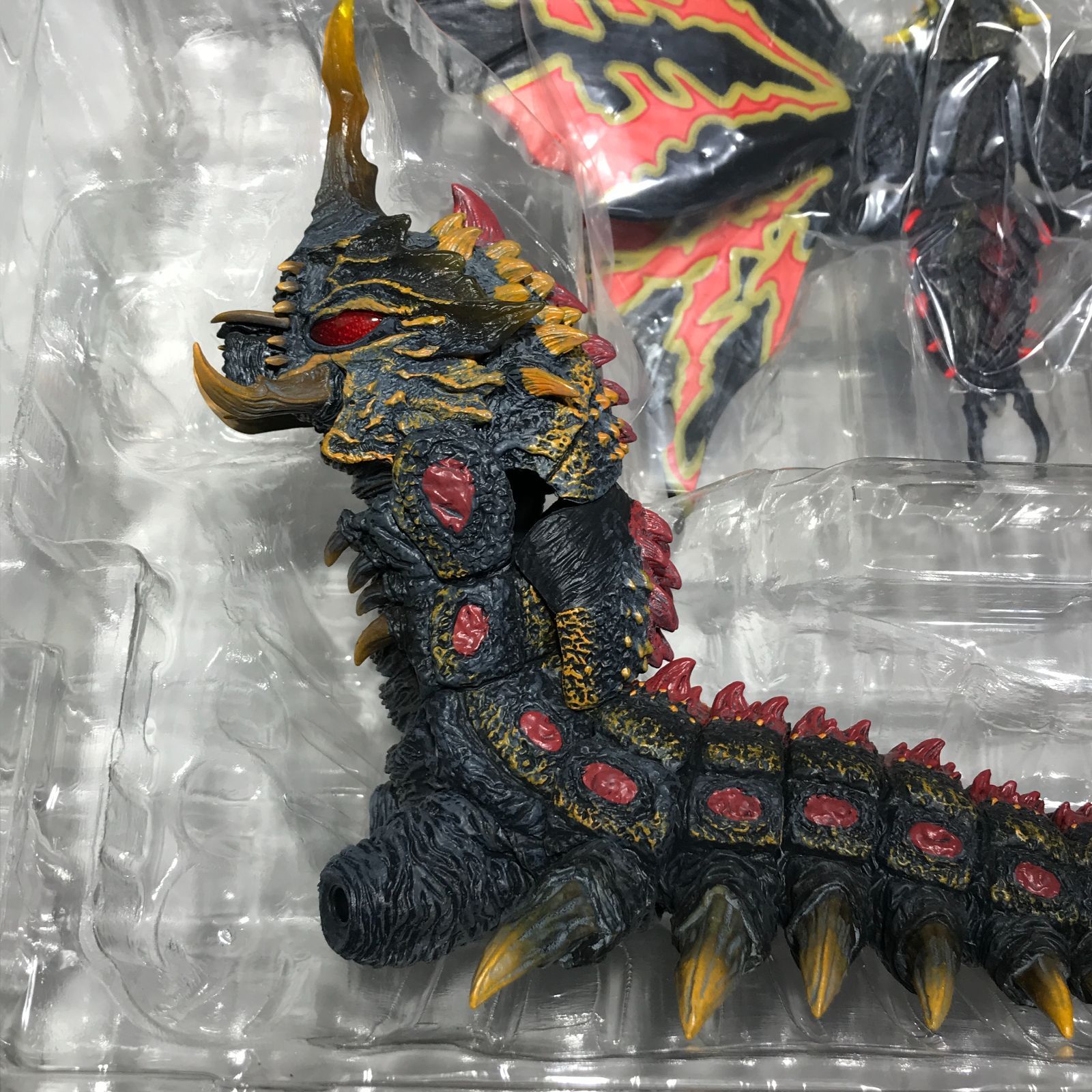 城東44-012】S.H.MonsterArts モンスターアーツ バトラ(成虫)＆バトラ(幼虫) Special Color Ver. 開封品 -  メルカリ