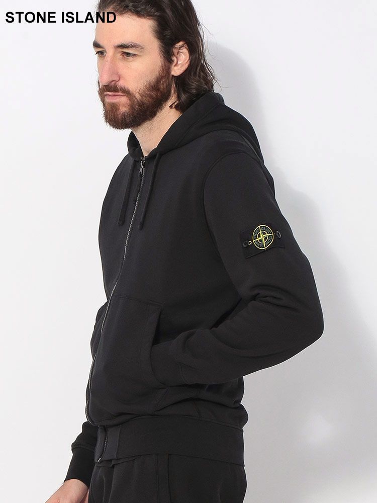 STONE ISLAND (ストーンアイランド) 袖ロゴ フルジップ パーカー SI811564251 メンズ (ブラック)