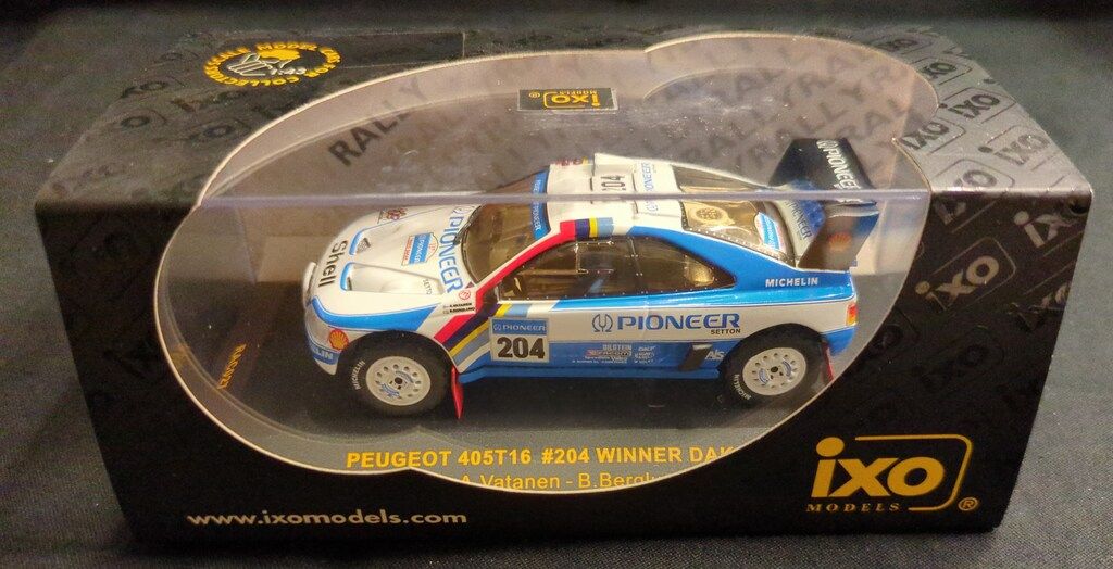 WHITE - 1/43 PEUGEOT 405 T16 #204 WINNER DAKAR 89 A. Vatanen - B. Berglund(ホワイト×ライトブルー) 完成品 ミニカー(RAC027) IXO Models(イクソモデルス) WHITE - 1/43 PEUGEOT 405 T16 #204 WINNER DAKAR 89 A. Vatanen