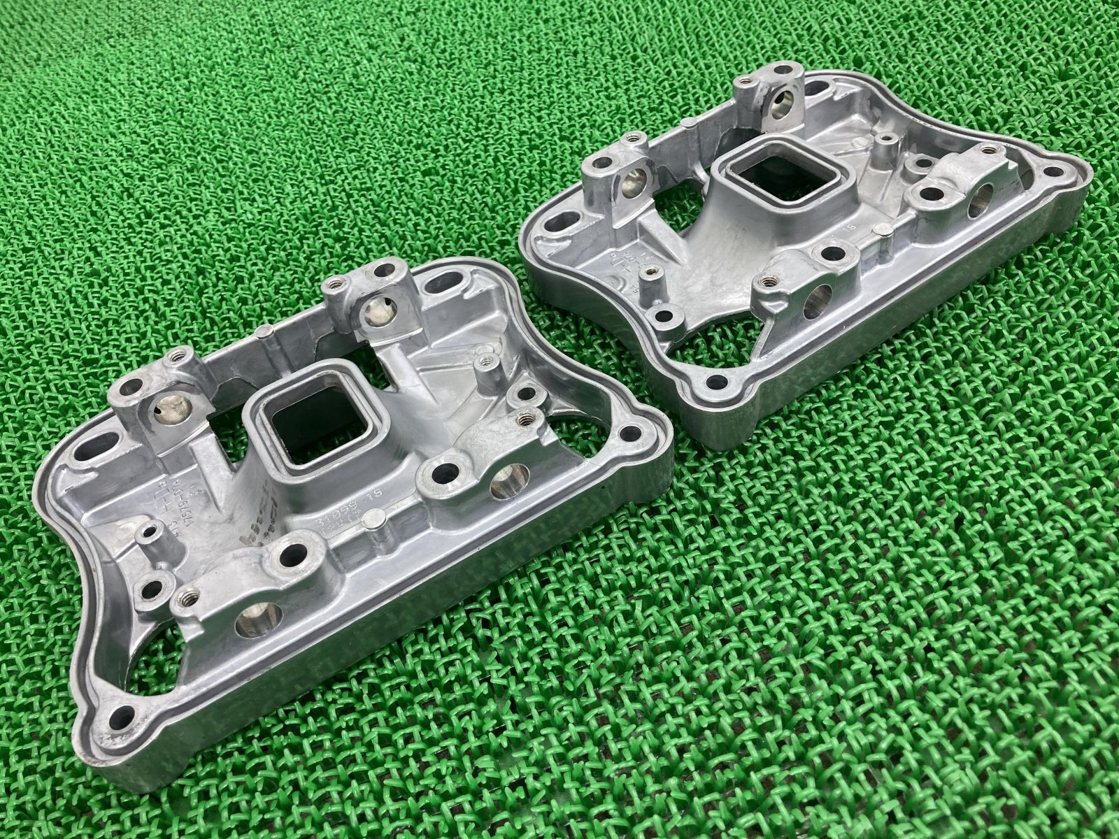 XL883 XL1200 ロアロッカーカバー 前後 17579-07A ハーレー 純正