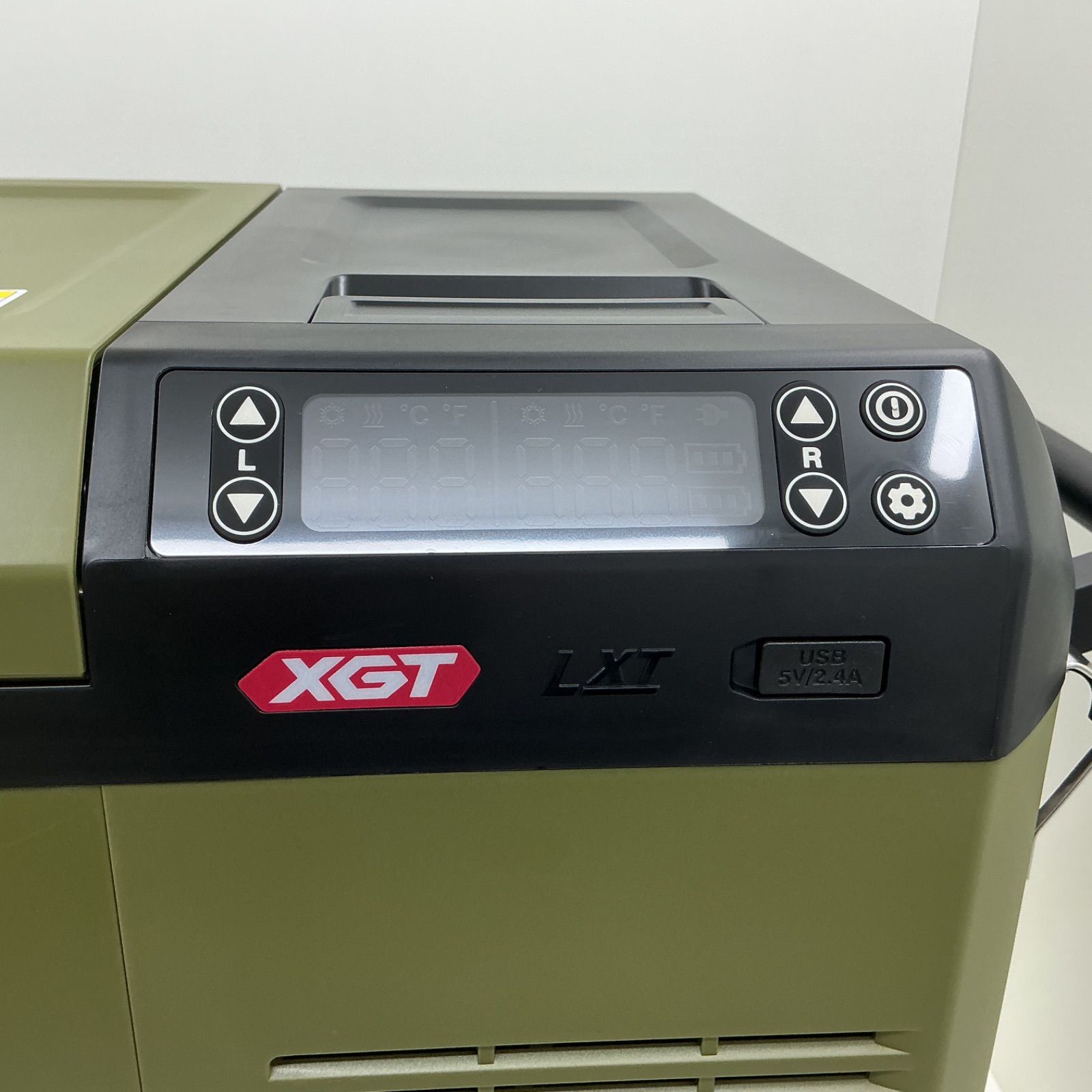 マキタ充電式保冷温庫29L CW004GZO