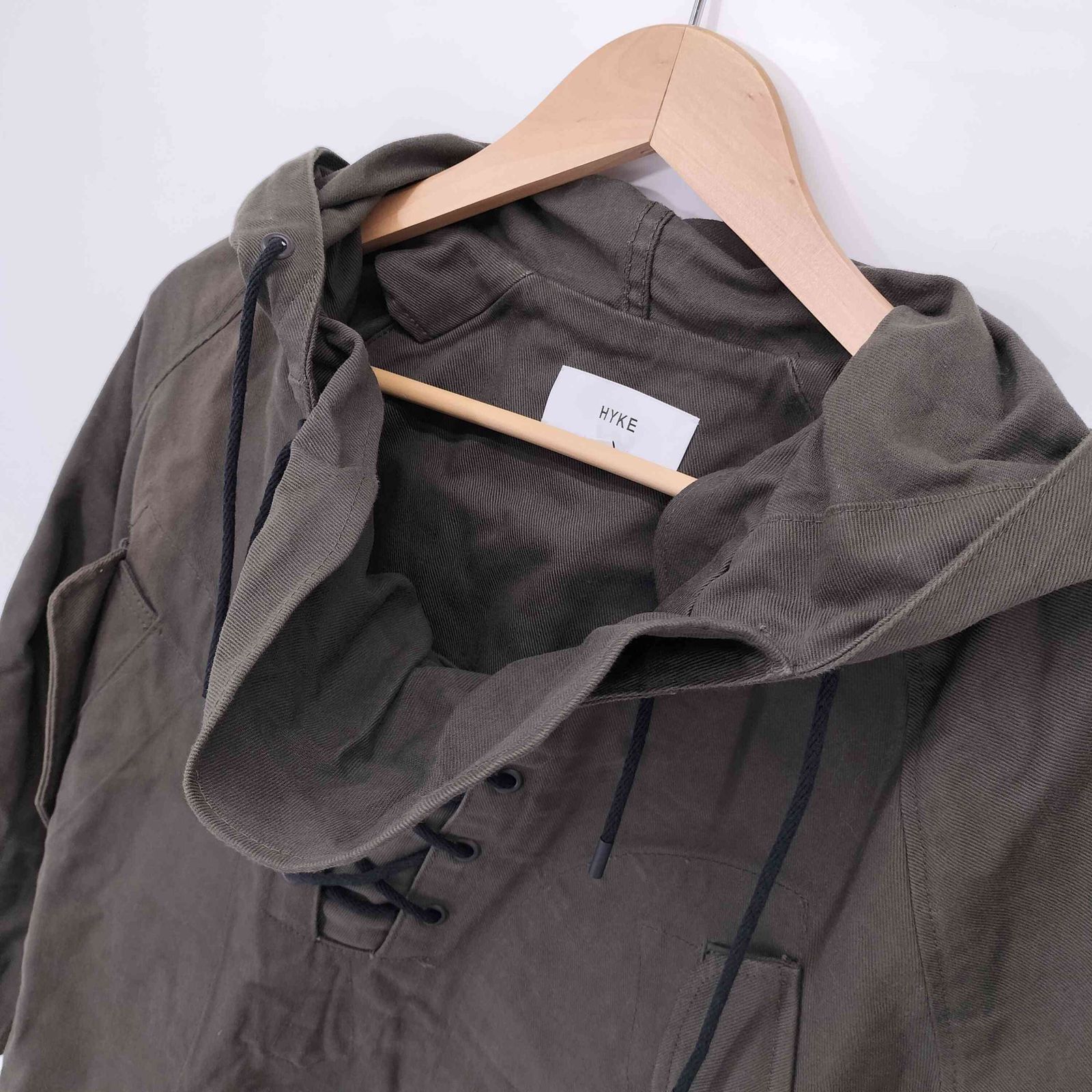 ＜HYKE（ハイク）＞デッキ パーカー ブラック　1 パーカー HYKE（ハイク）の「＜HYKE（ハイク）＞デッキ パーカー