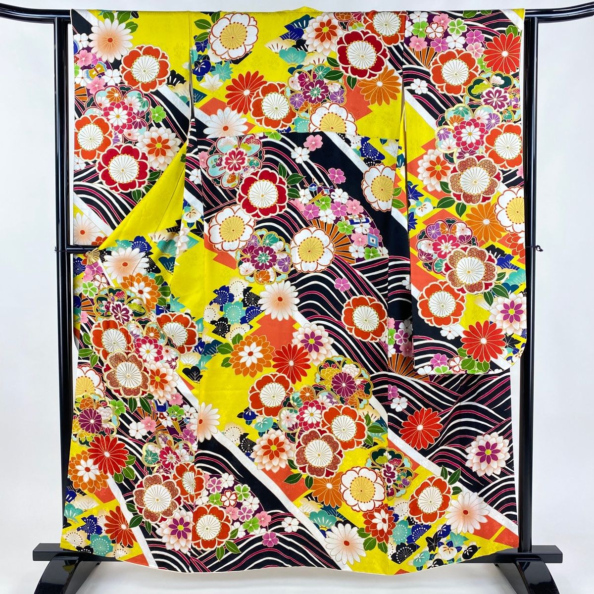 振袖 身丈159.5cm 裄丈62cm S 袷 桜 波 金糸 金彩 黄色 正絹 名品