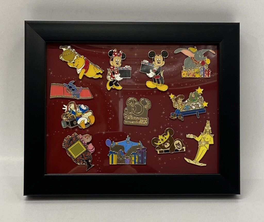 【新品未使用】ディズニーストア 30周年 ピンバッジセット ディズニーストア ピンバッジセット Disney Store Japan 30TH