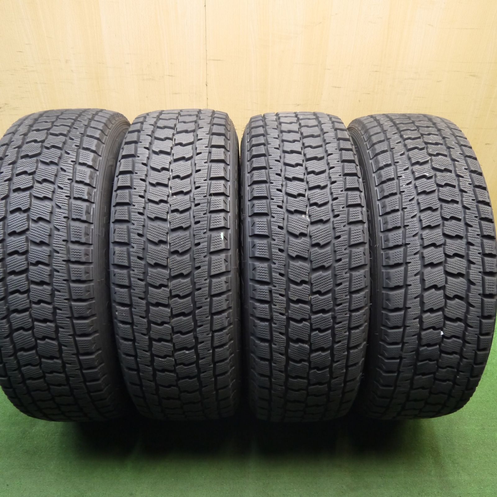 バリ溝！9.5分☆Ford フォード エクスプローラー 純正 245/65R17 
