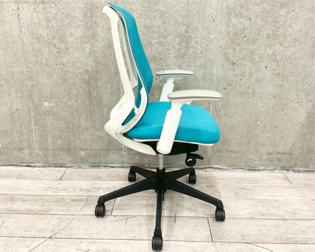 オカムラ okamura