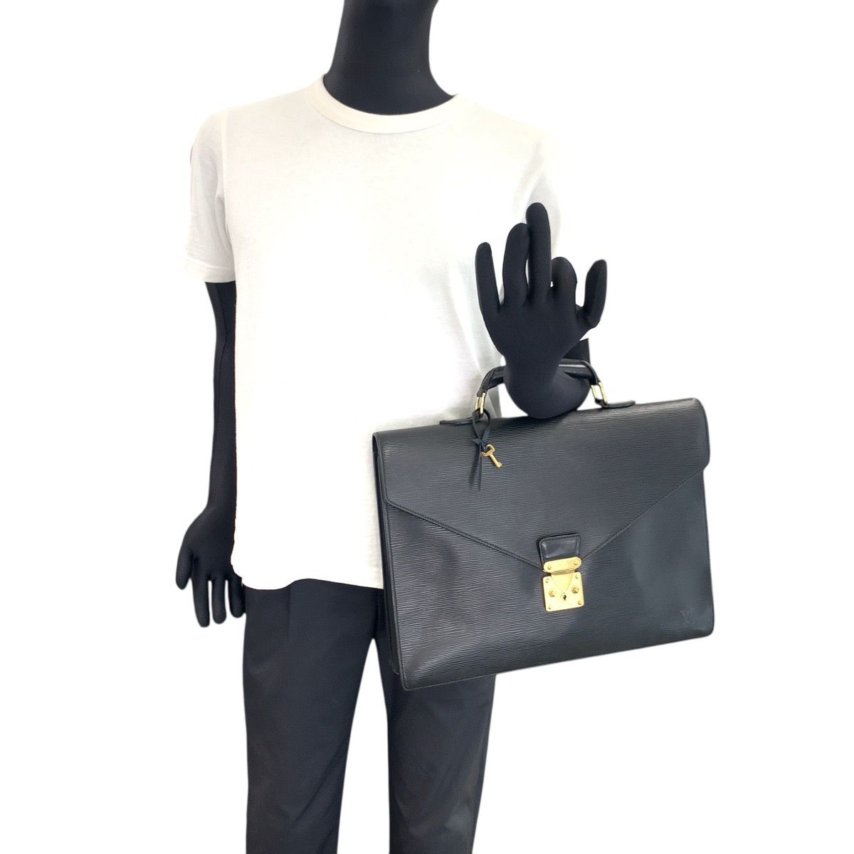 LOUIS VUITTON ルイヴィトン エピ セルヴィエッ ト コンセイエ