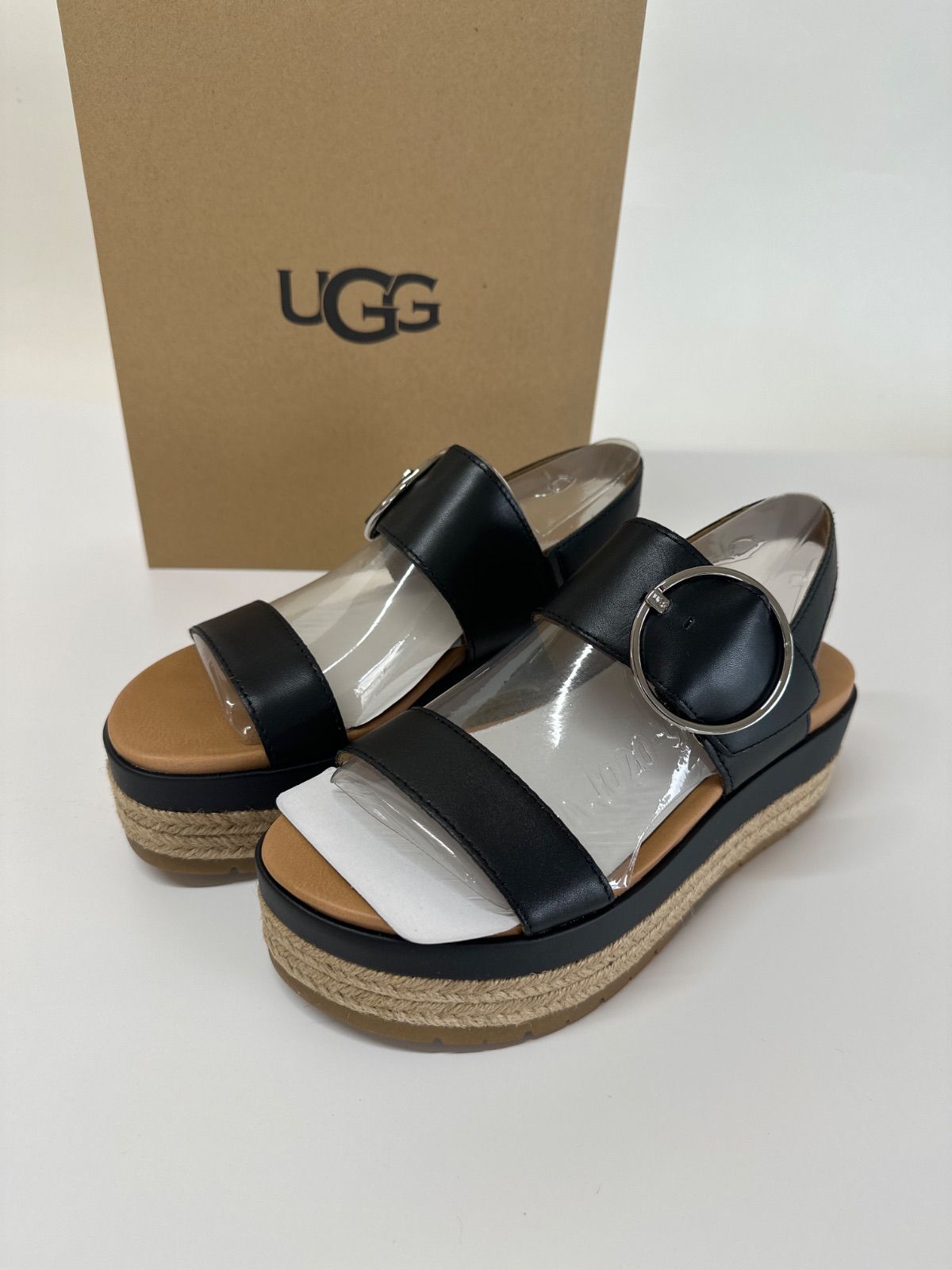 2025年新作アイテムが続々登場 UGG 新品未使用】 アグ プラットフォームサンダル 1119742 靴