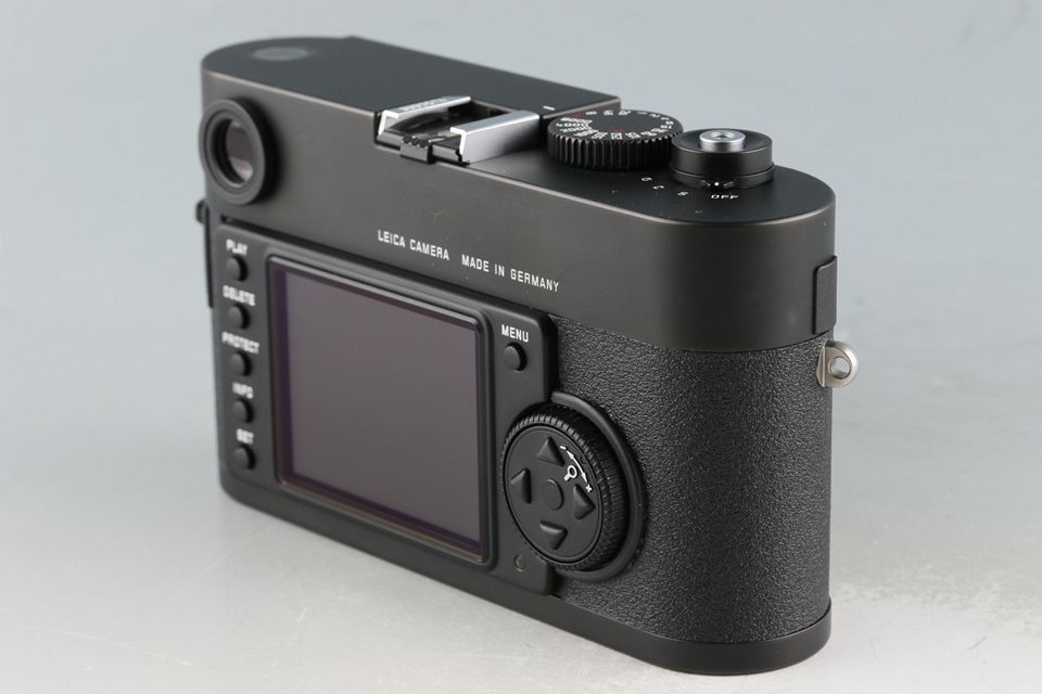 Leica M8