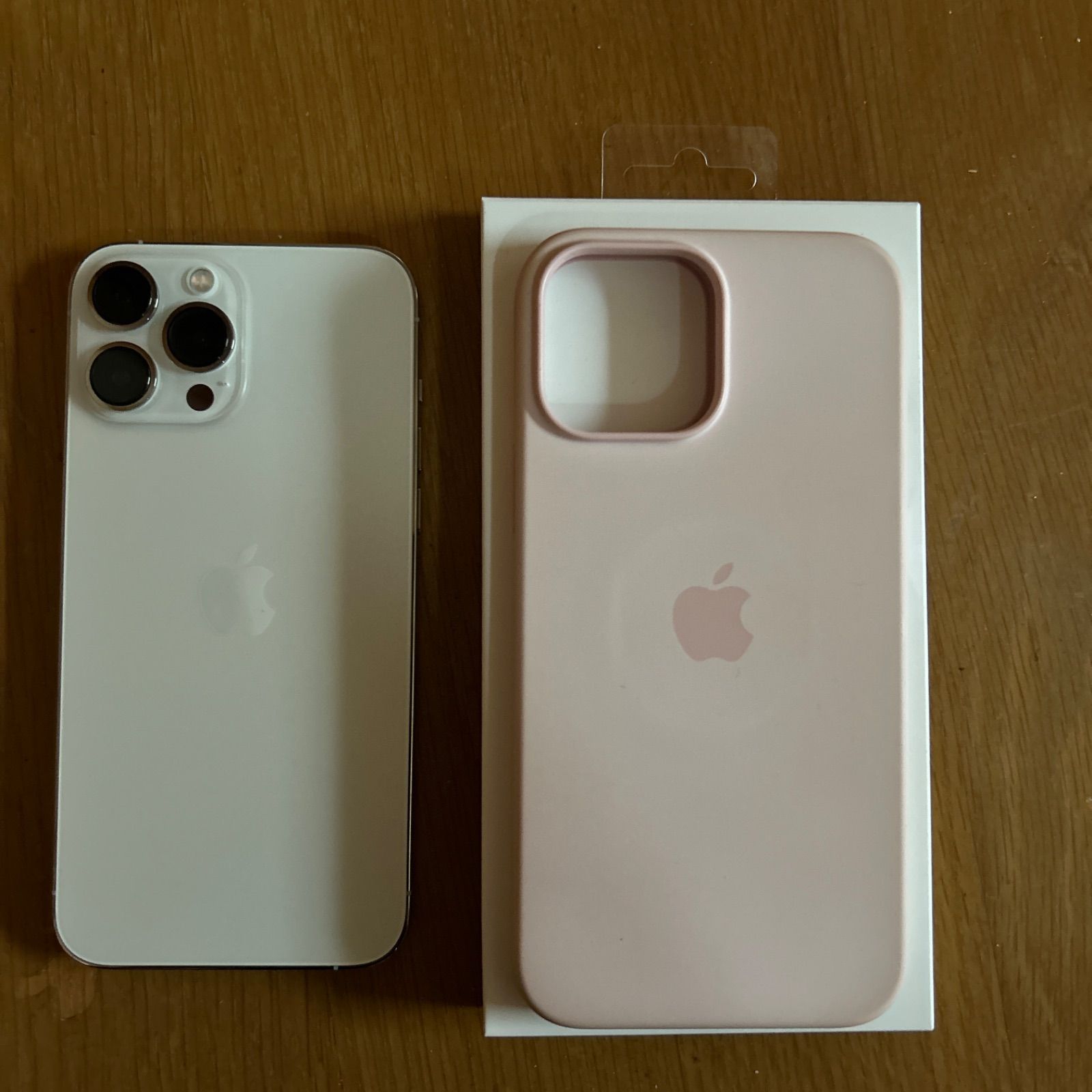 Apple iPhone 13 Pro Max 256GB シルバー おまけは薄いピンクの純正 