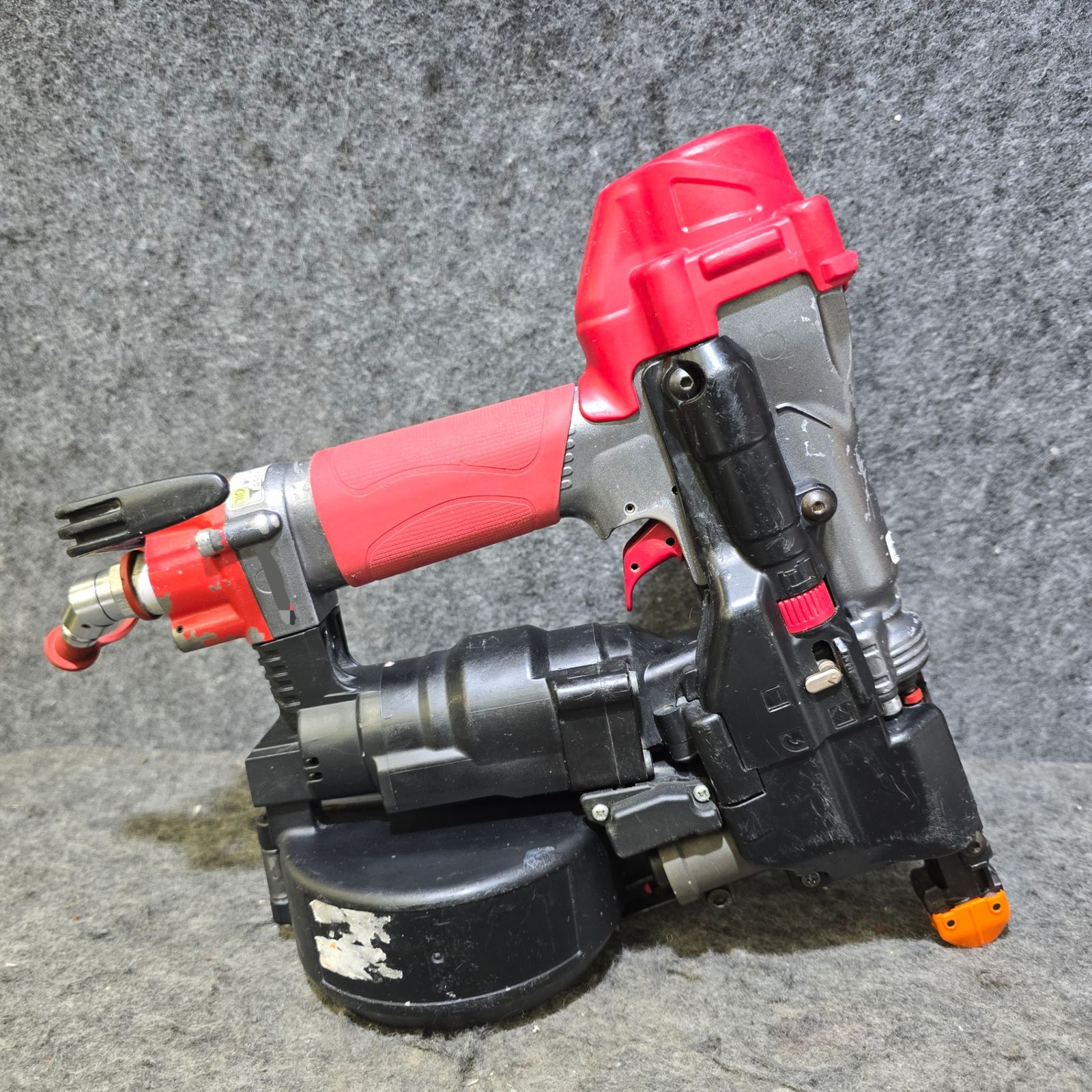 中古品・ビット交換済み！】マックス(MAX) 高圧エアネジ打ち機 HV 