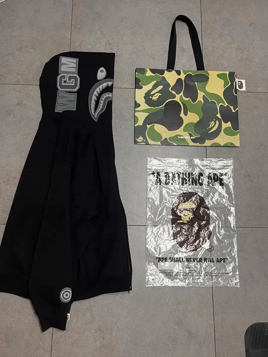 級 A BATHING APE アベイシングエイプ ONE HEAD オールブラック シャーク ジップアップ フーディー