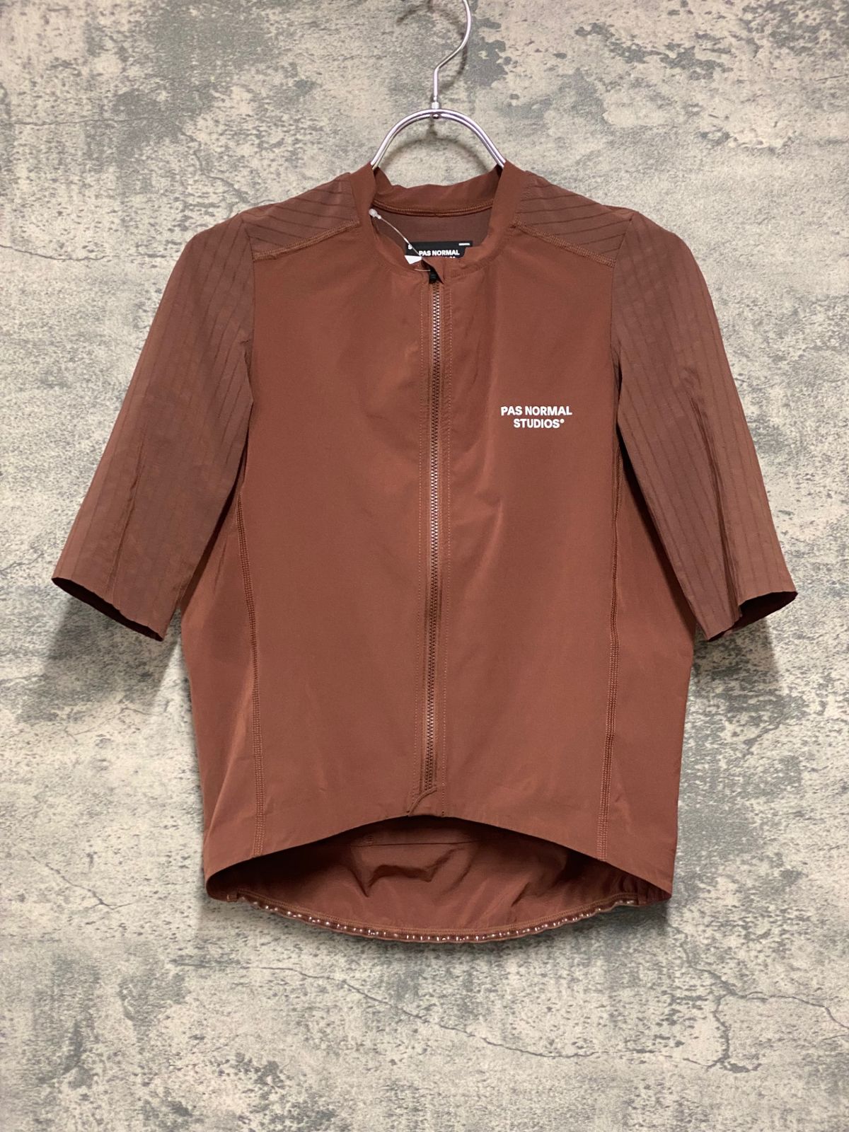 新品 パスノーマルスタジオ エスケイピズム ジャージ L/XLサイズ