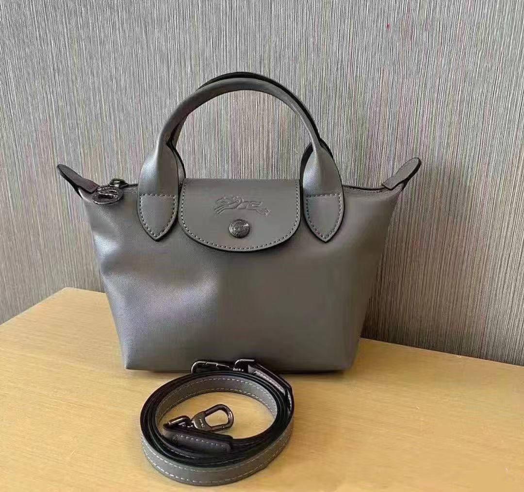 ランキング上位のプレゼント 新品未使用】LONGCHAMP ロンシャン ル プリアージュ バッグ