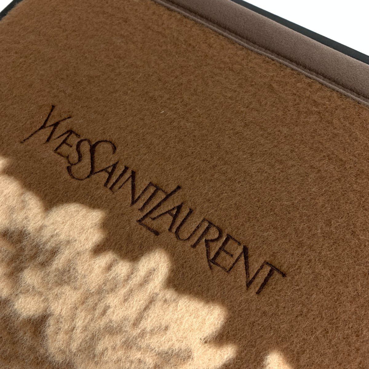 サンローラン　YSL イブサンローラン　ウール　毛布　ギフト 2点セット 美品 YvesSaintLaurent(YSL) イヴサンローラン YSL ロゴ刺繍 花
