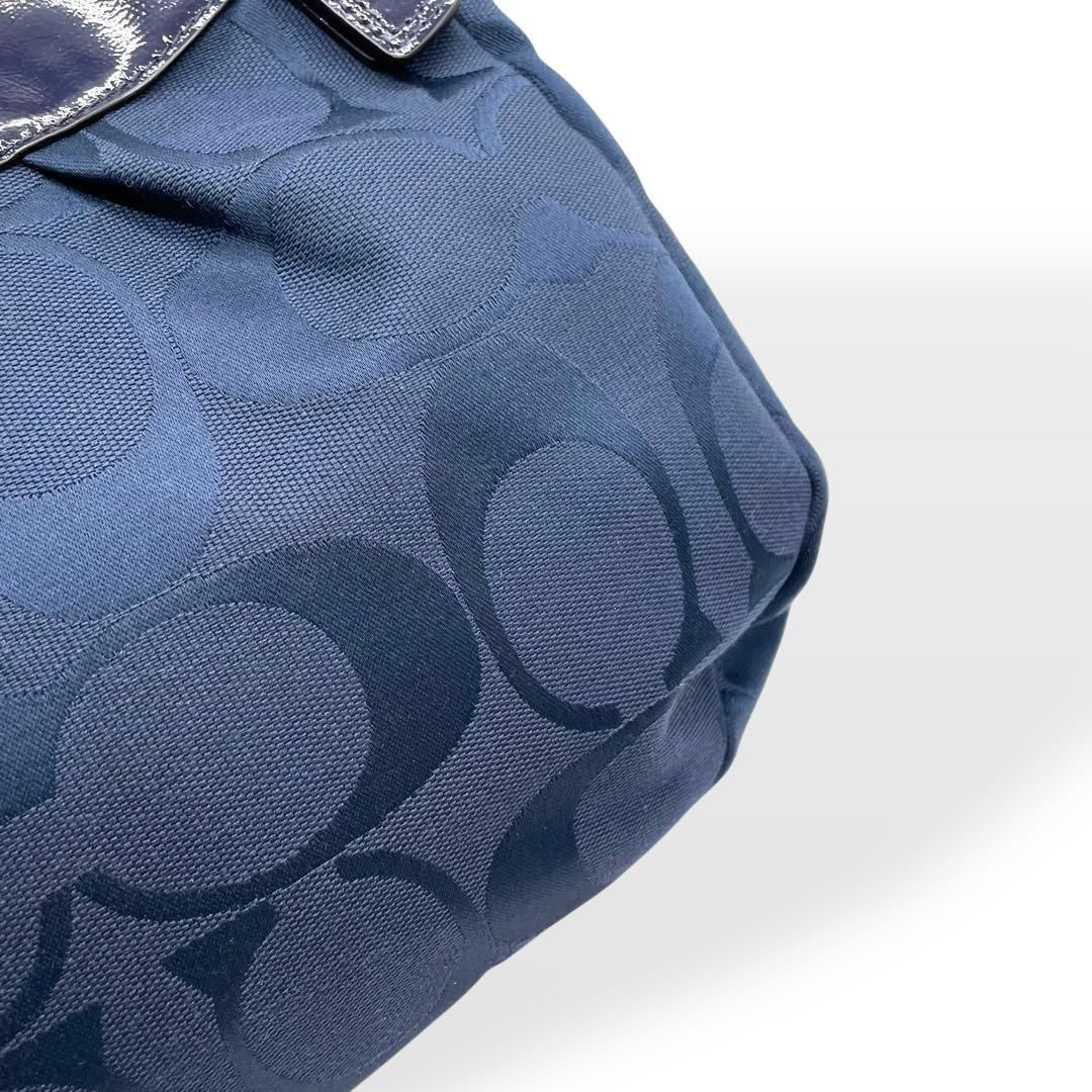 未使用級　COACHコーチ シグネチャー ソーホー ショルダーバッグ ネイビー 未使用級 COACHコーチ シグネチャー ソーホー ショルダーバッグ