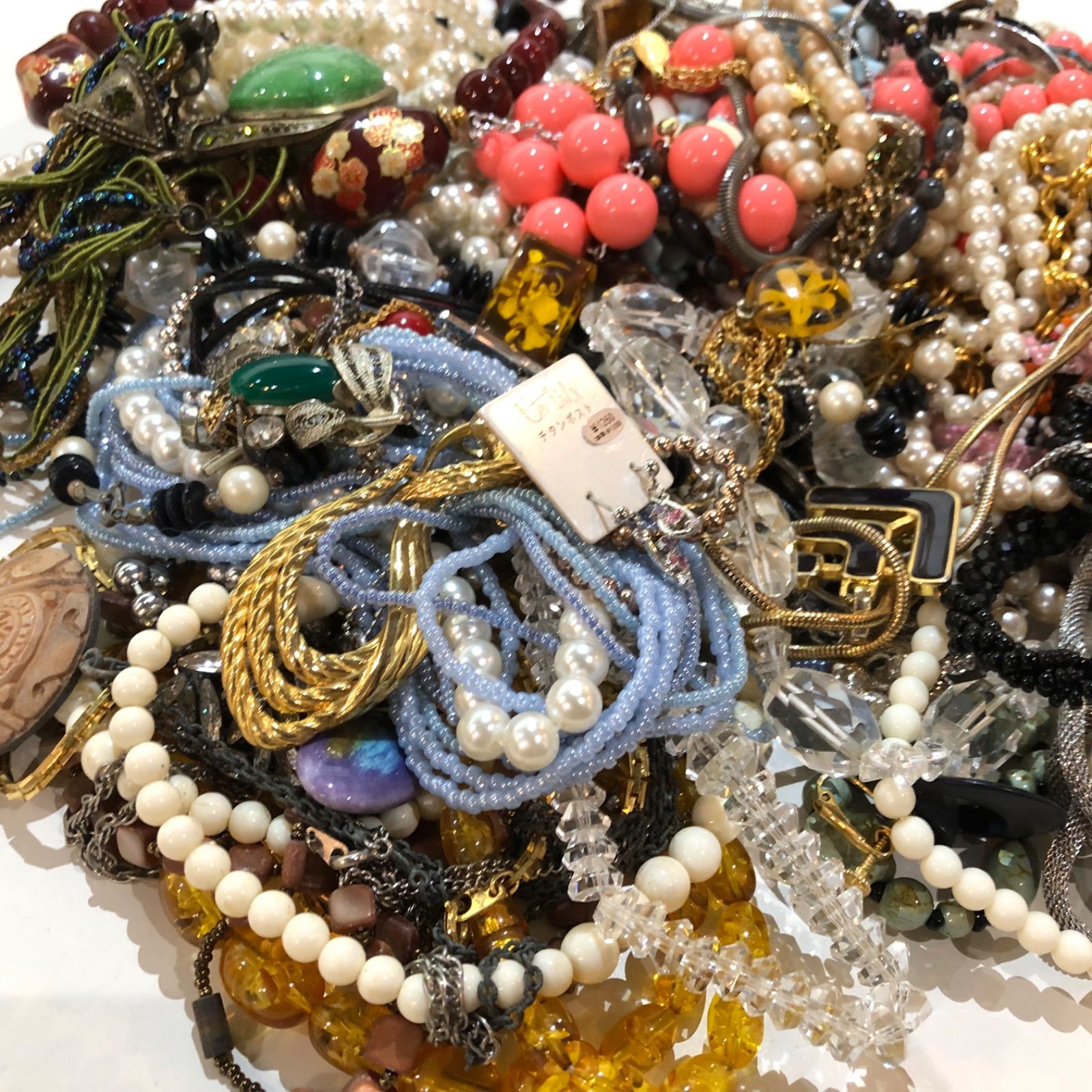 約7.7kg 大量イミテーションアクセサリーまとめ売りジャンク品