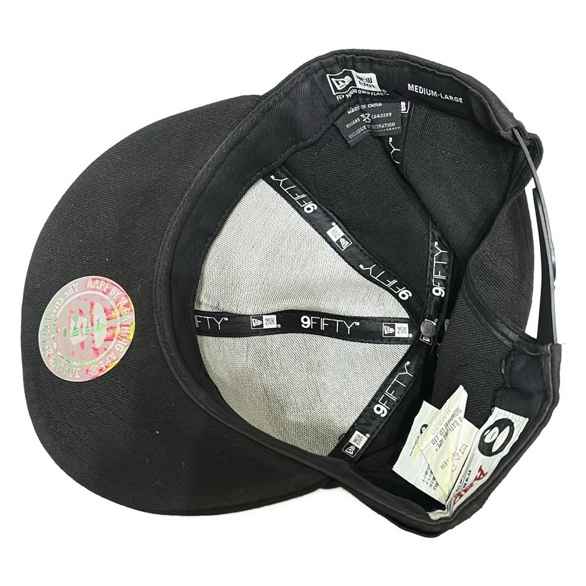 A BATHING APE(ア ベイシング エイプ) キャップ - 黒×白