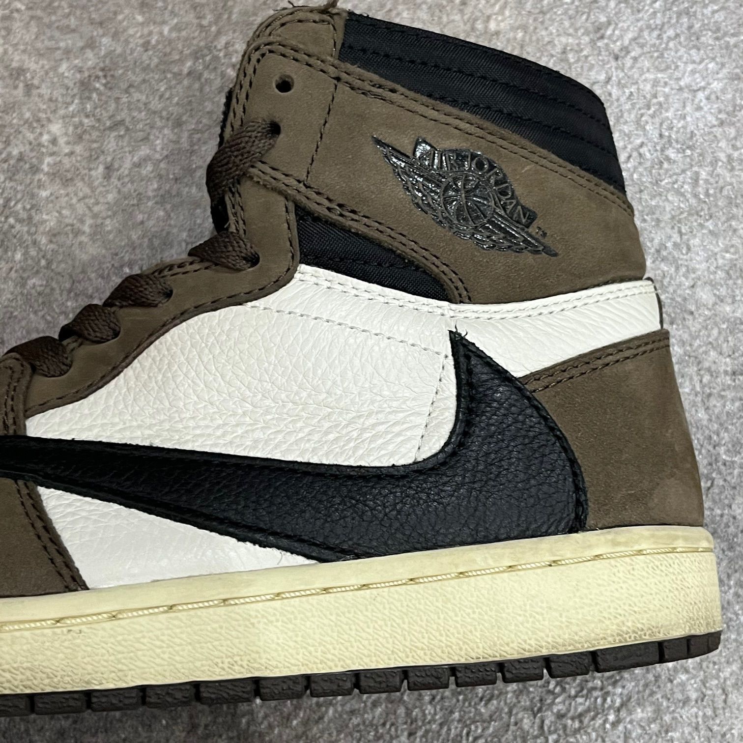 国内正規 TRAVIS SCOTT NIKE AIR JORDAN 1 HI OG TS SP DARK MOCHA トラヴィススコット ナイキ  エアジョーダン 1 ハイ ダークモカ コラボ スニーカー CD4487-100 26.5cm 65338A - メルカリ