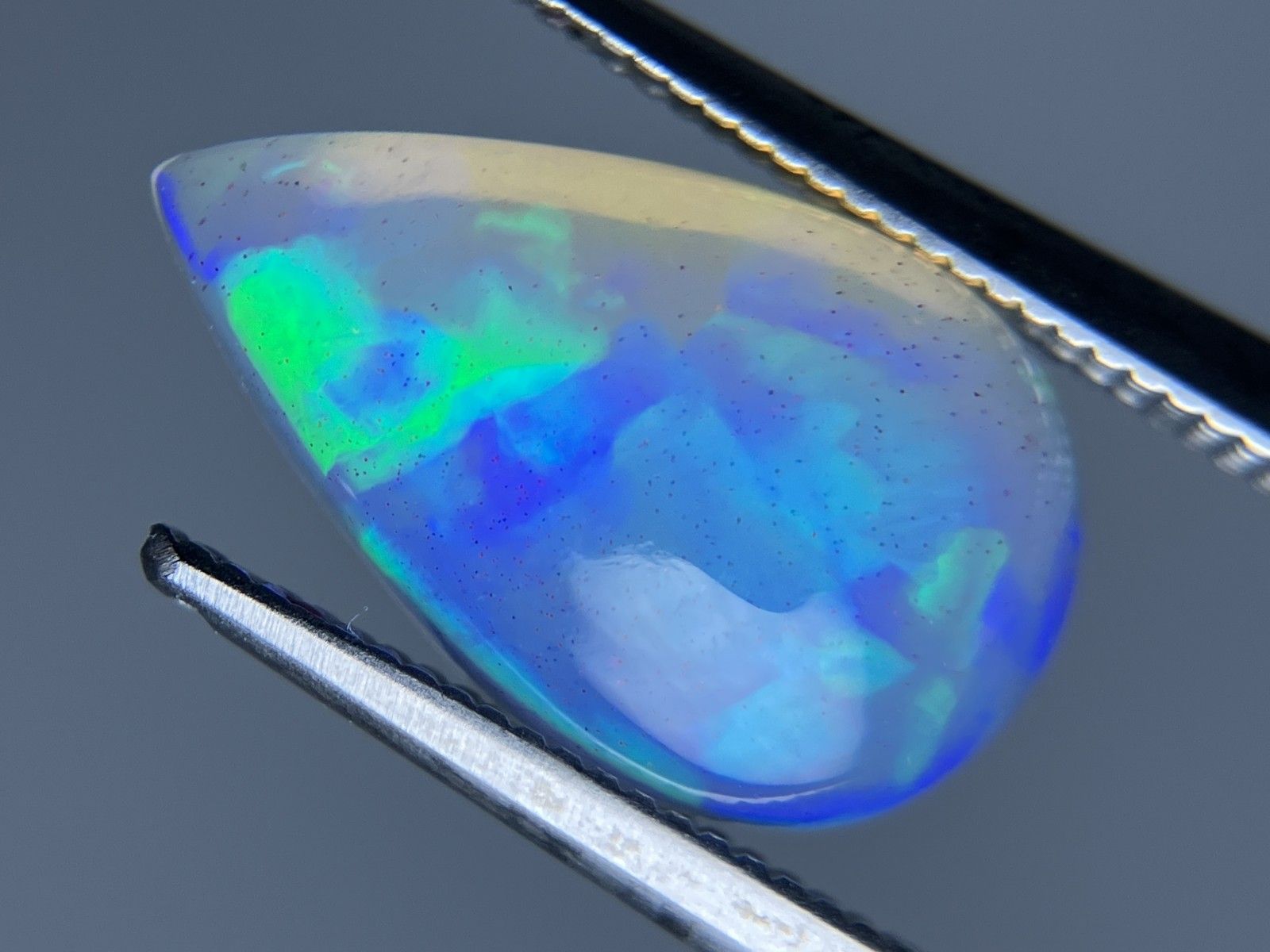オパール 2.623ct 宝石ソーティング付き 14.7×9.0×4.6 ルース（ 裸石 