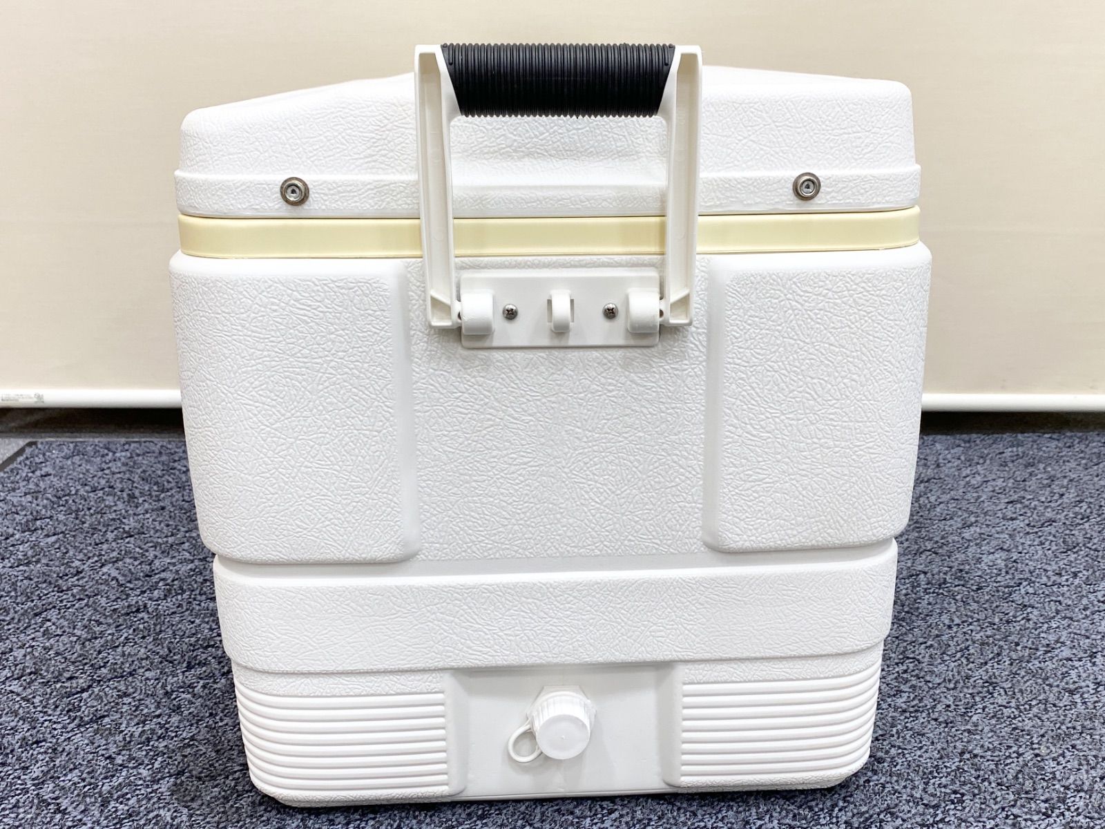 クーラーボックス 68L