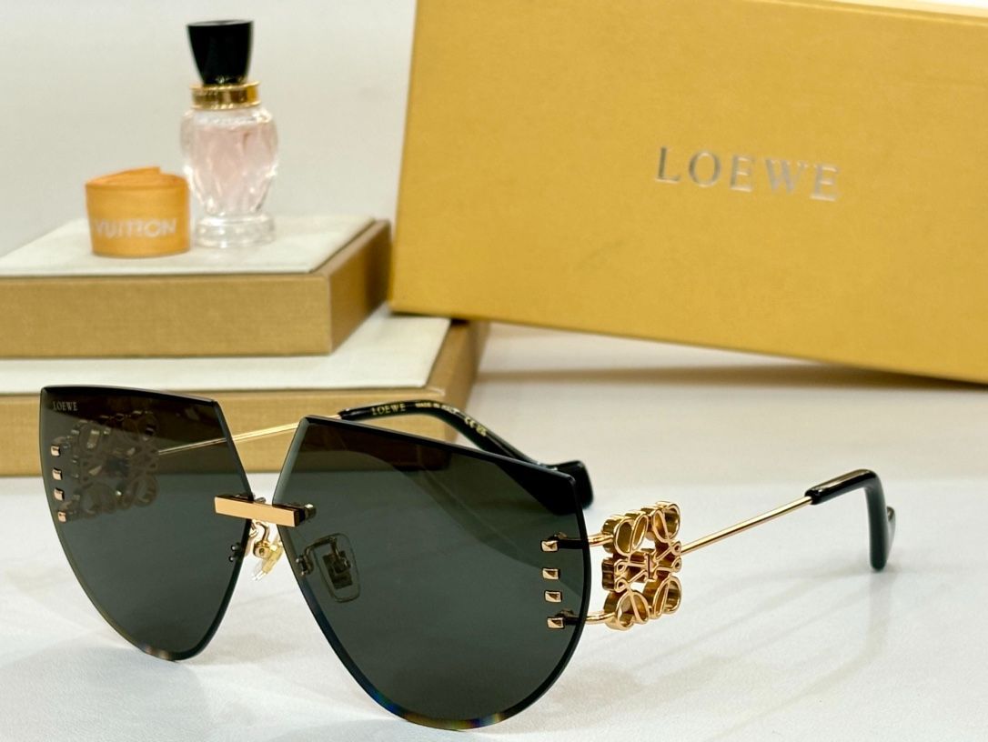 ❤ LOEWE