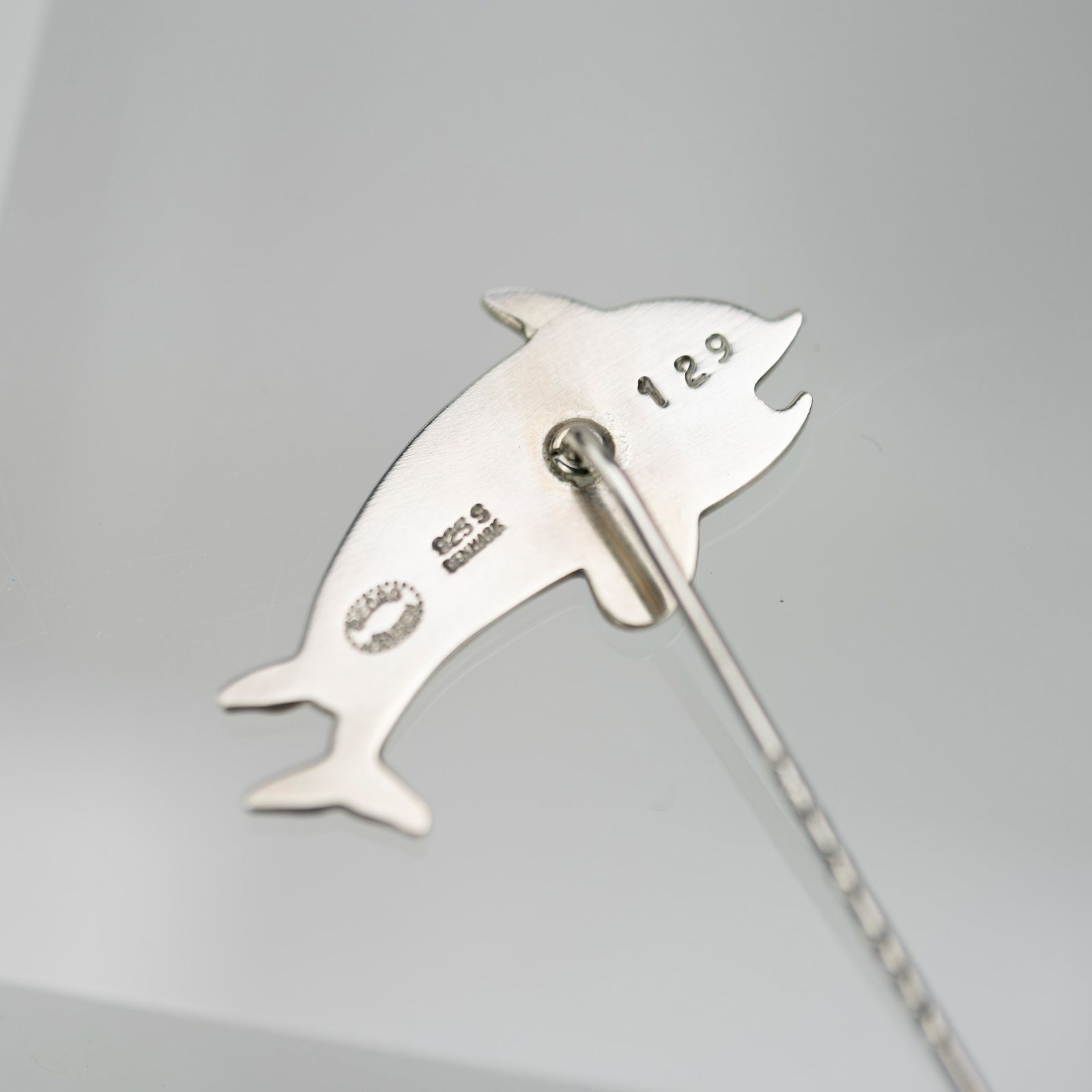 ジョージジェンセン GEORG JENSEN ピンブローチ イルカモチーフ