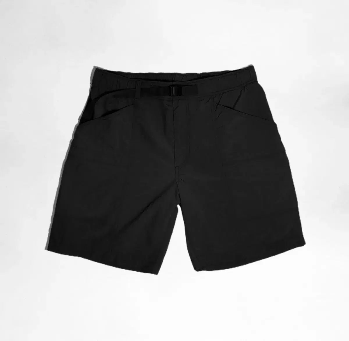 【雷市場（ポンジャン）商品韓国直送】 UNIQLO(ユニクロ) ナイロンギアショートパンツ m