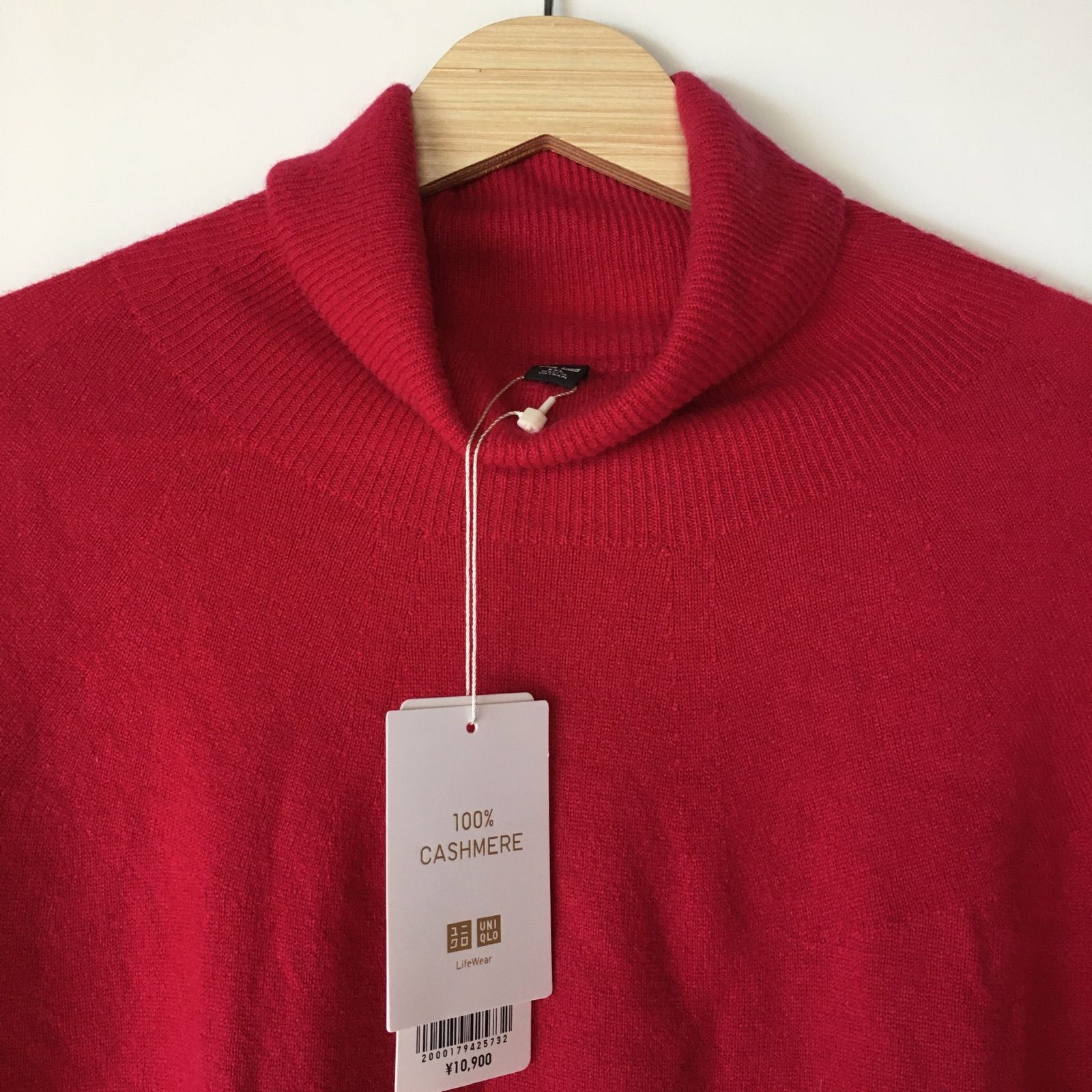 新品タグ付き！ユニクロレディース カシミヤタートルネックセーター M