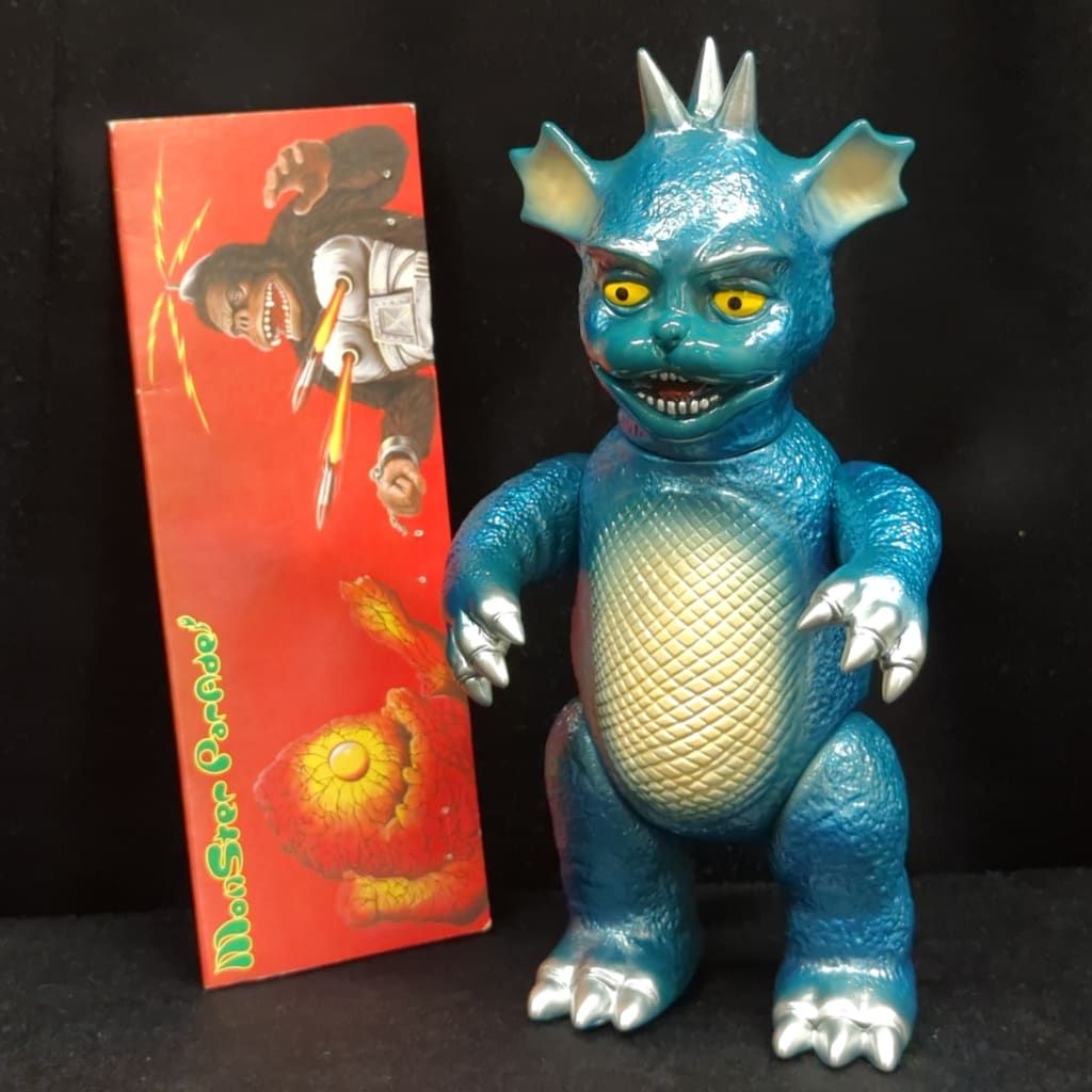 マンチー　バンジラの息子　ZOLLMEN ゾルメン　ソフビ ZOLLMEN バジラの息子 食いしん坊怪獣 マンチー 緑成型/メタ青