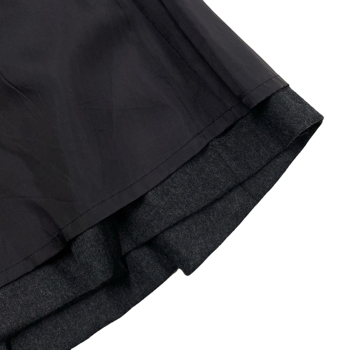 スカートスーツ