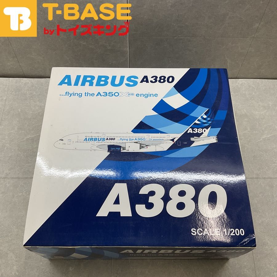 AIRBUS A380 flying the A350 XWB engine 1|200 SCALE