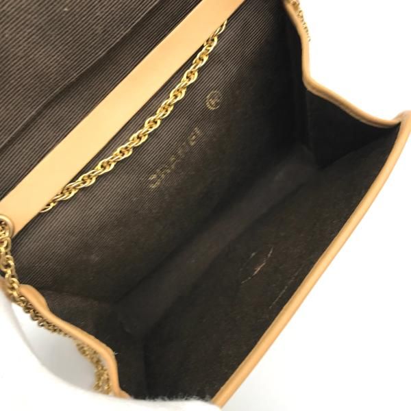 CHANEL シャネル ココマーク ミニマトラッセ プッシュロック チェーン ショルダー バッグ ベージュ m10047 CHANEL シャネル ココマーク ミニマトラッセ プッシュロック チェーン