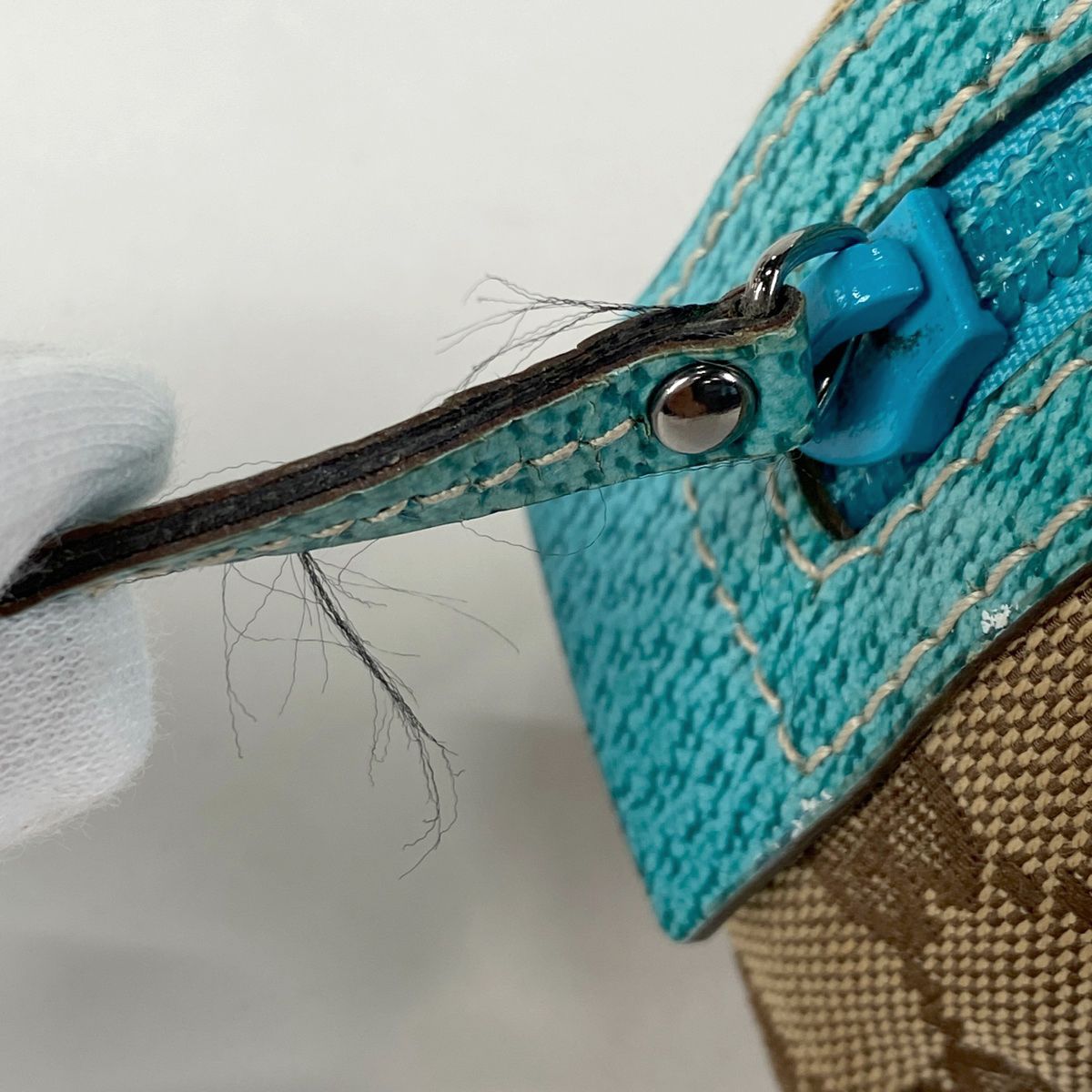 GUCCI グッチGG柄キャンバスポーチコスメポーチ水色