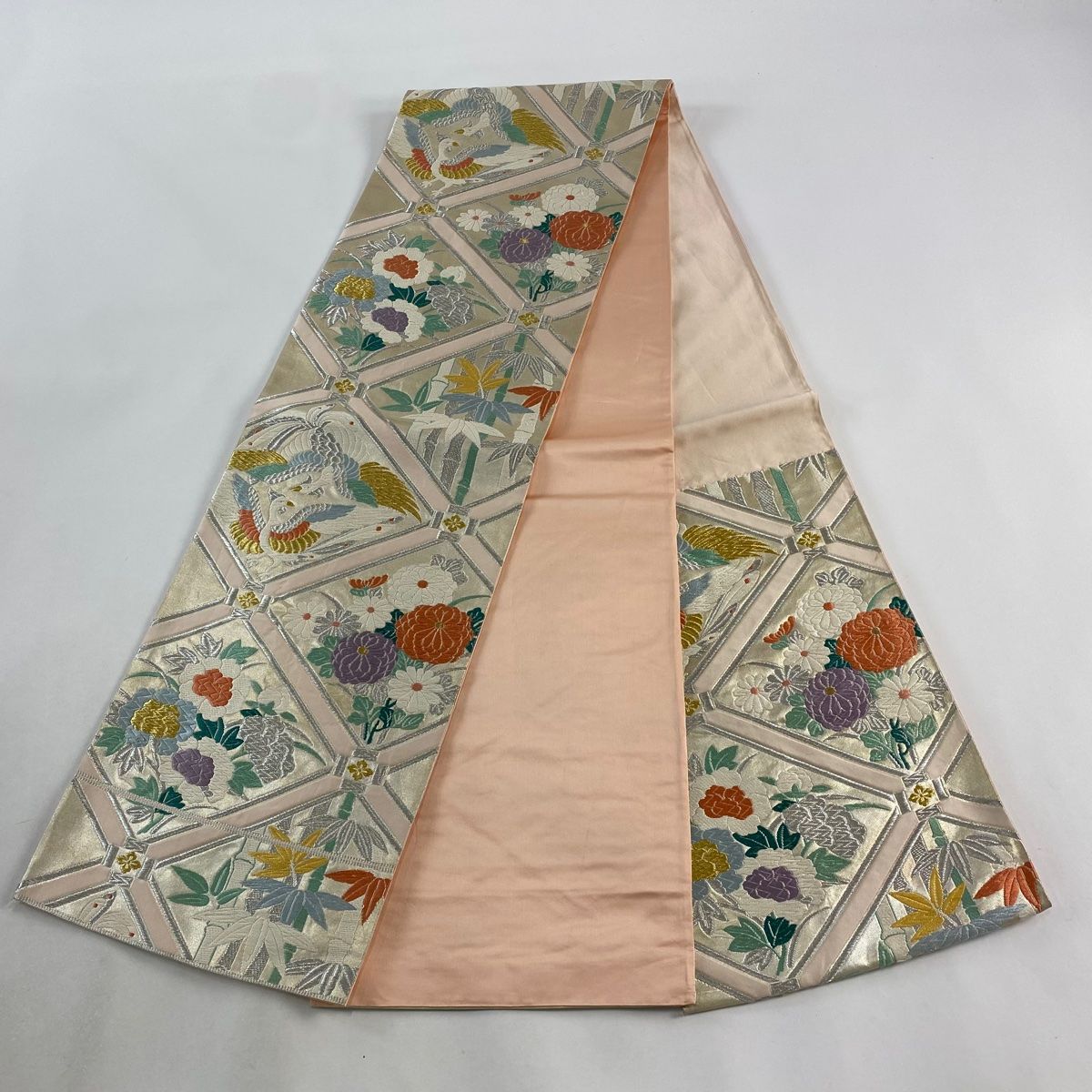 高価な【本金箔】　ラグジュアリーに煌めく【辻が花】　美品の袋帯です 高価な【本金箔】 ラグジュアリーに煌めく【辻が花】 美品の袋帯です