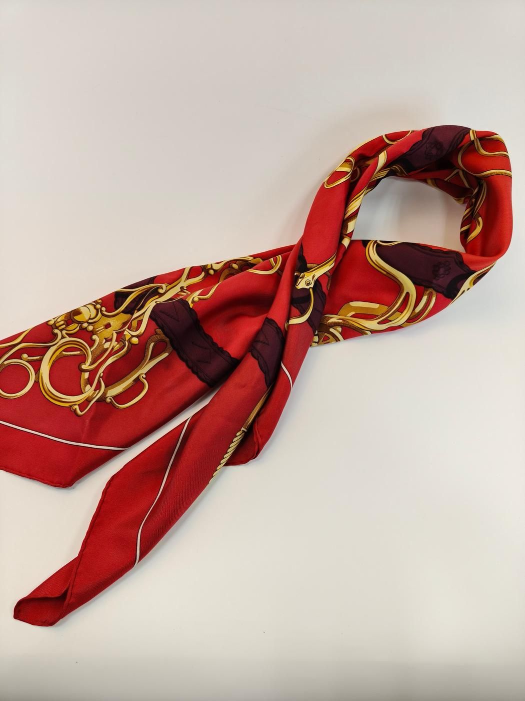 HERMES カレ90 リフトプロフィール スカーフ シルク 赤 9794 HERMES エルメス カレ90 リフトプロフィール スカーフ シルク 赤
