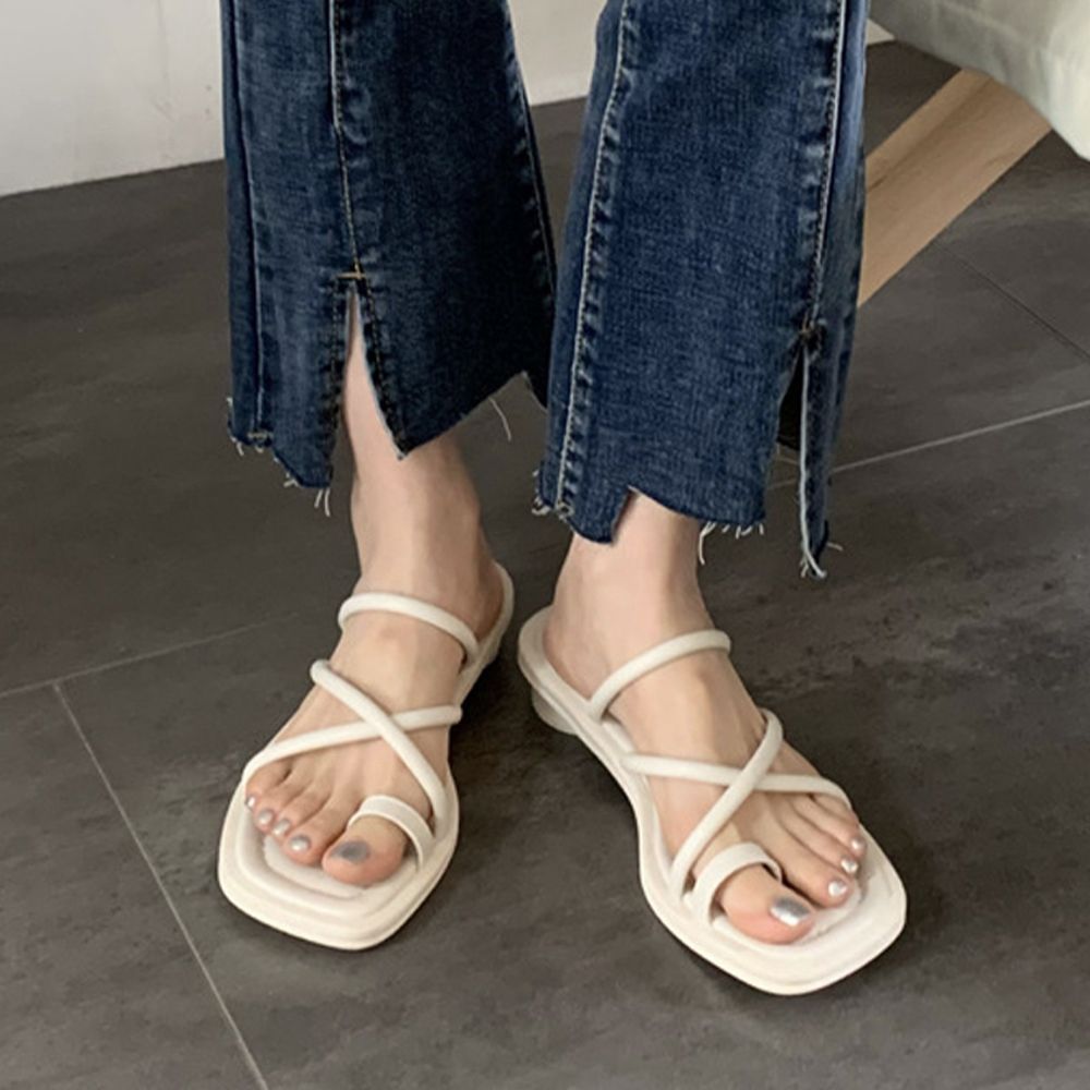 トングサンダル ローヒール ベージュ ストラップ 夏 レディース