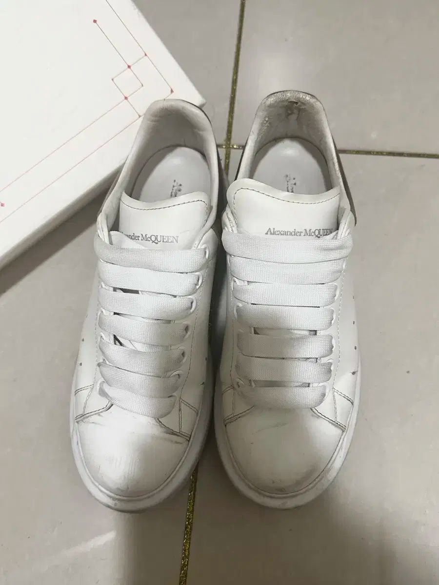 アレキサンダーマックイーン ゴールド オーバーソールスニーカー ゴールド（金色）系 alexander mcqueen Oversized Sneaker