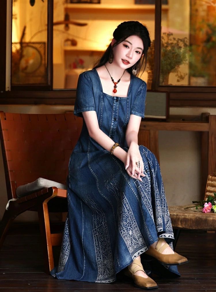 スクエアネック