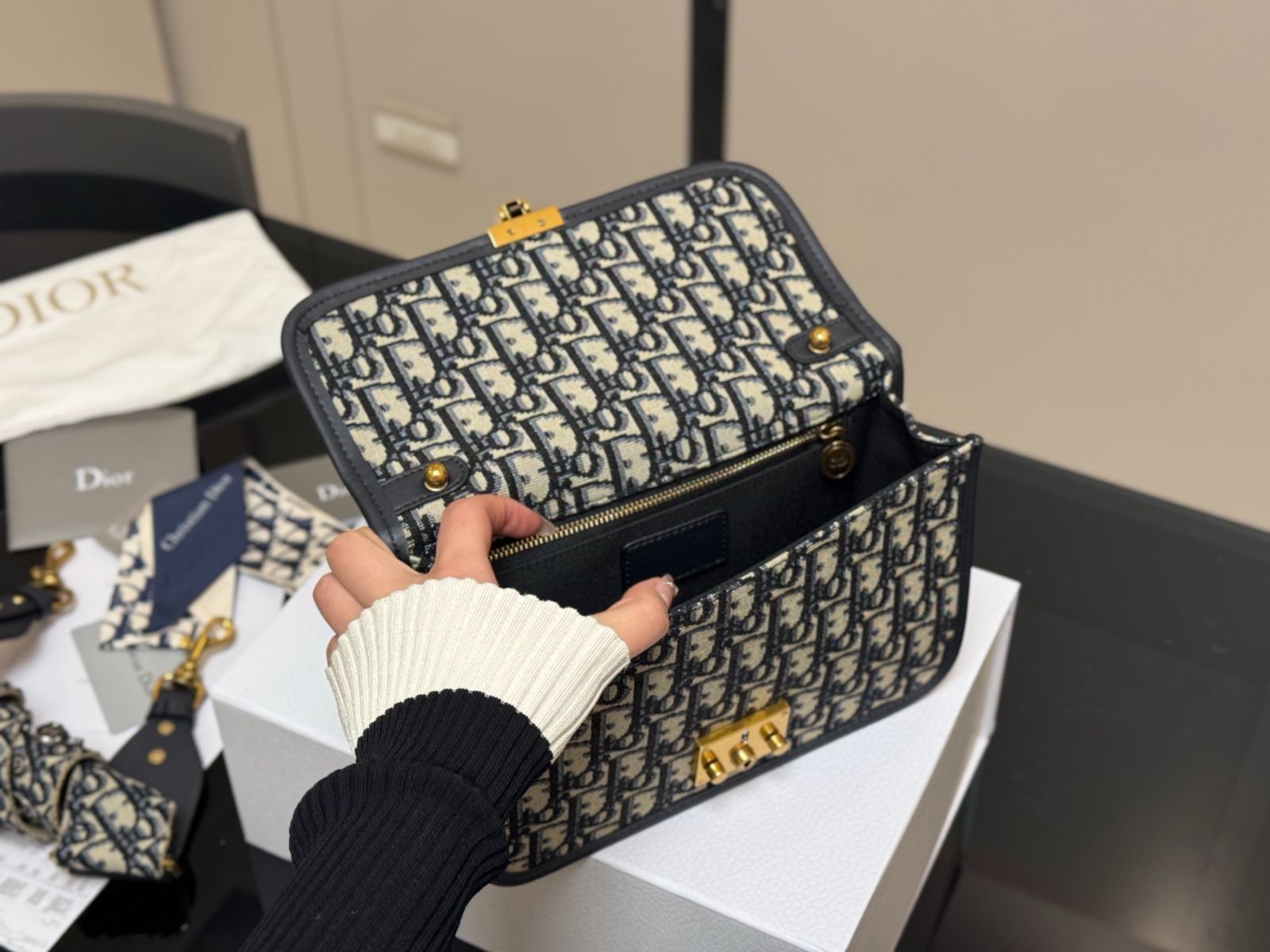 今日特価】Dior Addict Oblique Messenger Bag アディクト