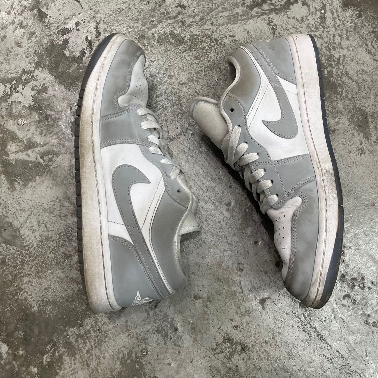 Air Jordan 1 Low G ウルフグレー 27cm NIKE - AIR JORDAN 1 LOW エアジョーダン ウルフグレー 27.5cmの