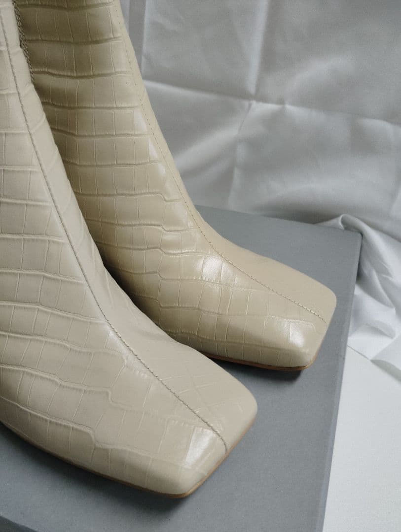 スクエアブーツ