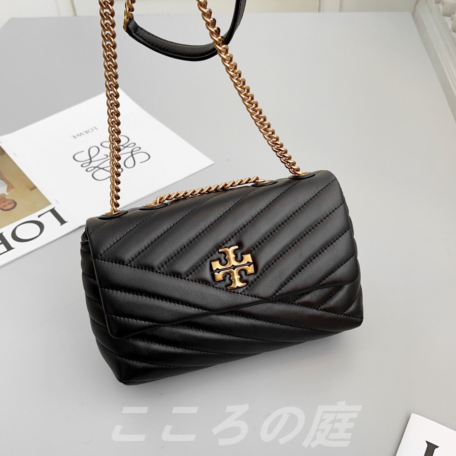 美品 Tory Burchトリーバーチ キラ シェブロン スモール 