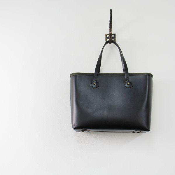 美品 ARTS&SCIENCE アーツ＆サイエンス Boxbag boxcalf black 巾着付 