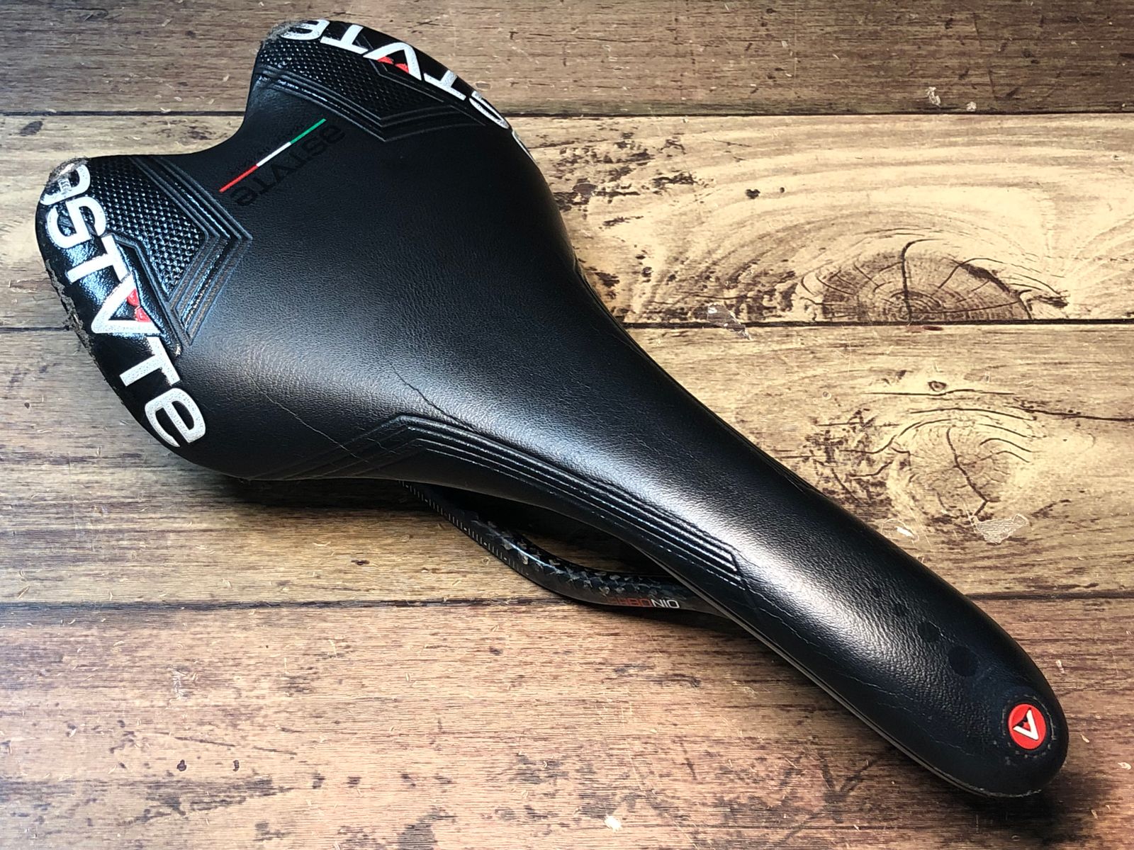 HG587 アスチュート ASTUTE スカイライト SKYLITE SR サドル カーボン