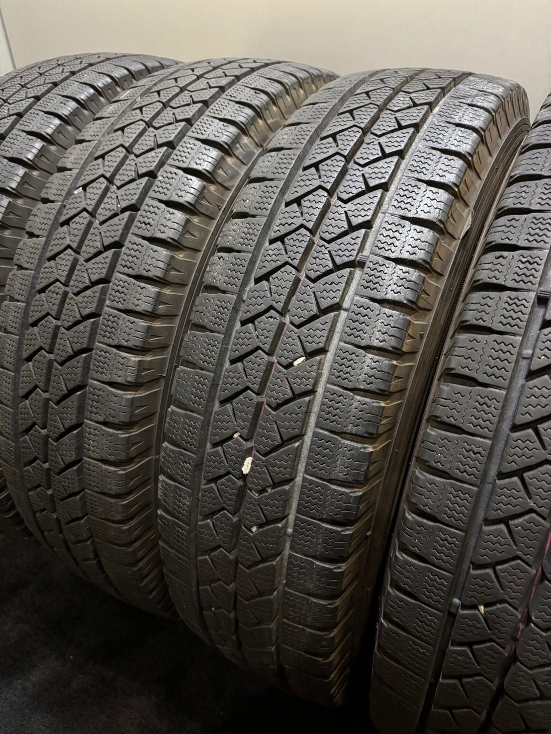 ハイエース キャラバン 中古 スタッドレス 4本 195/80R15 107L