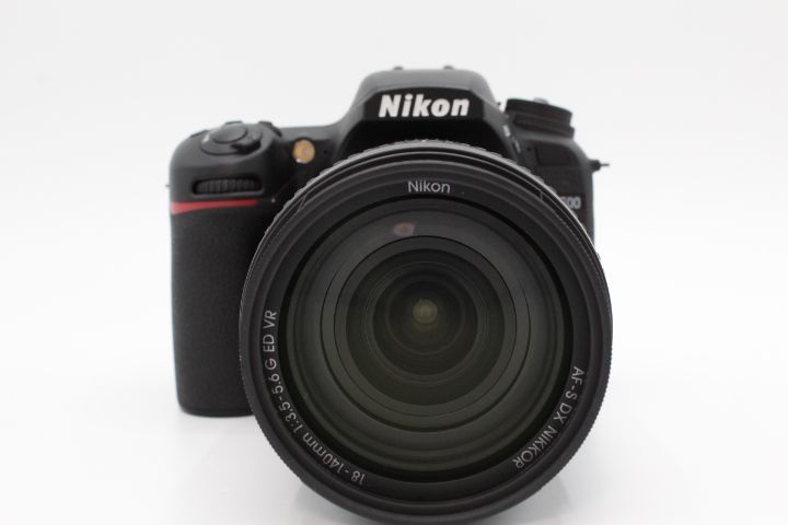 充電器の化粧箱付き！！＞＞【美品】NIKON ニコン デジタル一眼レフ