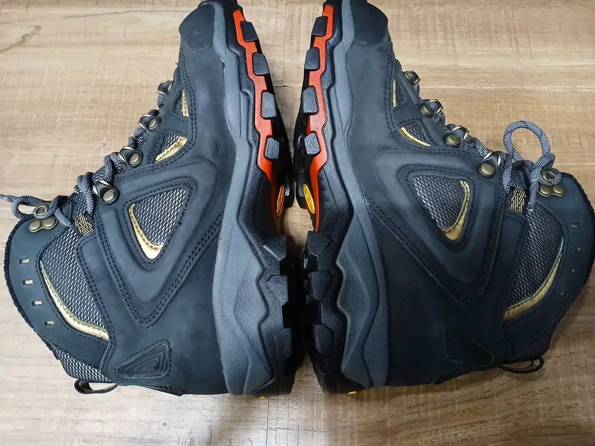 ゴアテックス 登山靴