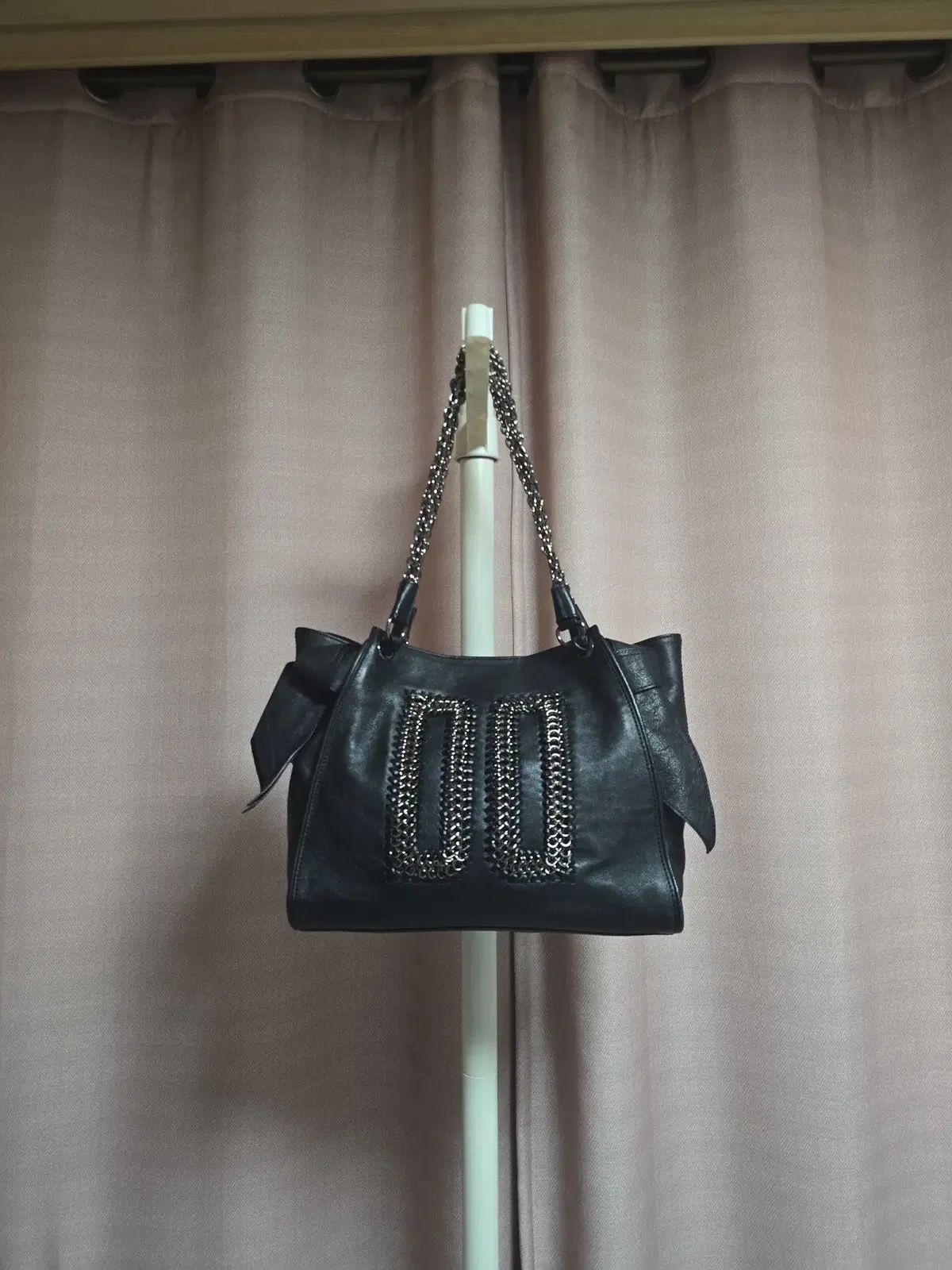 DAKS DAKS ダックス ブラック チェーン ビッグ DD ストラップディテール ショルダーバッグ