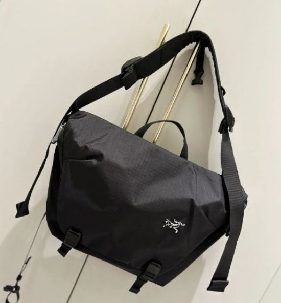 新品 アークテリクス Arcteryx GRANVILLE 10L Courier BAG 新品 アークテリクス Arcteryx GRANVILLE 10L Courier BAG